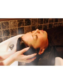 髪質や頭皮のお悩み別にセレクト《オージュアヘッドスパ》スパ専用フルフラットベッドで極上のひと時を☆