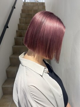 バズ(BUZZ) 白髪は味方に!ピンクボブ★秋山