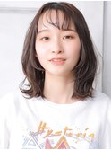 大人可愛い小顔美髪ツヤ髪ミディアムレイヤー薄めバングB3