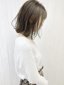 リヴ(LIV) 切りっぱなし/外ハネ/ショートボブ/[大阪箕面駅/ショート]