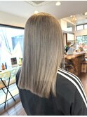 外国風×抜け感グレージュ