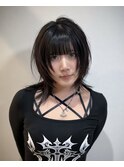 シュッとシャープなウルフカット!