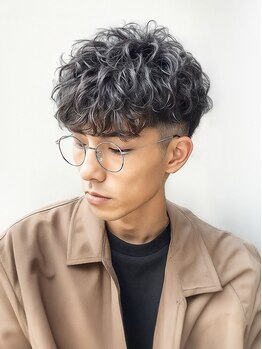 リベイル(LIVEIL)の写真/【茅ヶ崎駅南口／朝９時から営業】メンズパーマ★トレンドの波巻き・ツイストスパイラルで劇的に変わる！