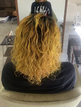 ブレイズやコーンローンなど、トレンドスタイルを楽しめるサロン。あなたの魅力を引き出します♪