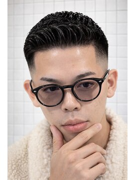 ゼロスバーバー(0's BARBER SHOP) メンズパーマ/ビジネス/バーバースタイル/アイロン/フェード