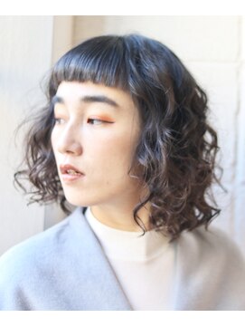 リンネ(Lin'ne) モードウェーブ/暗髪/ふわふわショート