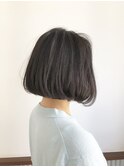 暗髪前下がりワンレンボブ