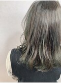ツヤ髪ハイライトグレージュ 無造作ふんわりロング 2