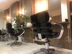 HAIR'S RILEY 【ヘアーズ ライリー】