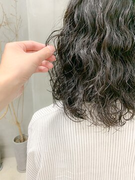 テトヘアー(teto hair) ミディアムパーマ、スパイラルパーマ、ウルフパーマ