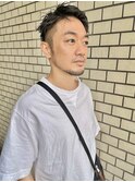 スーツ短髪ツーブロック束感モテる黒髪シークレットパーマ流行