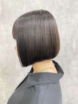 ディーボーイリタ 光の森(D-BOY Lita) パッツンボブ