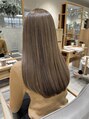 エテレ(etele)&nbsp;アッシュベージュにハイライトを♪柔らかくまろやかに見えます♪