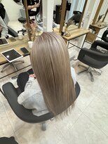 エリス ウメダ(Eliss umeda)&nbsp;ハイトーンヘア×ミルクティーベージュ