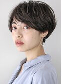 小顔　黒髪　パーマショート　暗髪　マッシュショート　前髪あり