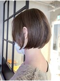 切りっぱなしミニボブショートレイヤー前下がりイルミナ前髪なし
