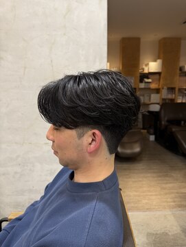 メンズクル(men's quru.) ニュアンスパーマフェザーパーマ刈り上げセンターパート春日井駅
