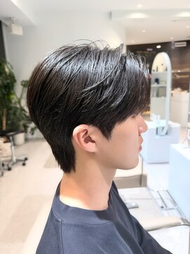 ノラ ウメダ(NORA UMEDA) 韓国ヘア ダウンパーマ×センターパート×ショートマッシュ