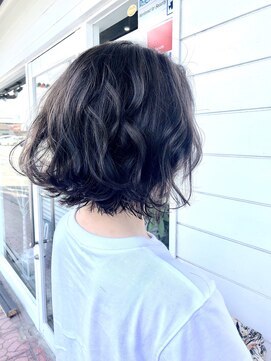 リトルキュー(little cue) 切りっぱなし肩スレスレボブ