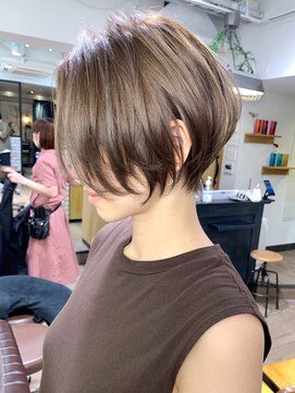 アヴァロン(AVALON) 30、40代にオススメ☆絶壁解消×大人ショート