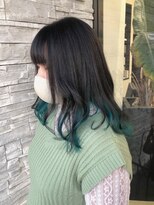 アールトゥーヘアー(art To Hair) グリーンインナーカラー　ミディアム　個性的カラー