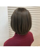 アパルトメント ジェシカ(l'appartement de Jessica)&nbsp;ハイライト×くすみベージュ