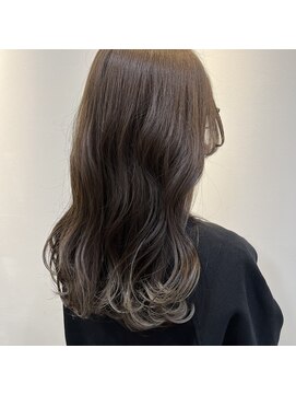 イーチ ディー ヘアーアンドトータルビューティー(each dee hair&total beauty) 大人可愛いアッシュグレージュ/グラデーションカラー