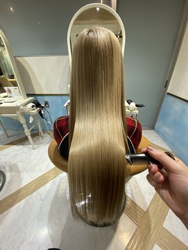 ロンド ストラーダ 心斎橋(Lond strada) シルキーベージュ×グレージュカラー【髪質改善/縮毛矯正】