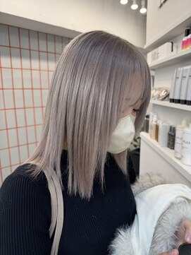 ペレ 渋谷(PELE) イメチェン/ホワイトブロンド/外ハネボブ/ワイドバング/渋谷