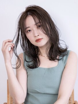 ファルベ(Farbe) ホワイトグレージュ/ミニウルフ/デジタルパーマチェリーブラウン