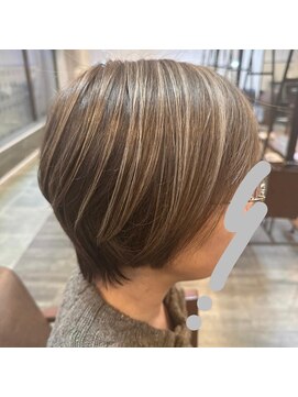 ビズヘアー グランバース(bisou hair grandbase) 白髪ぼかしハイライト