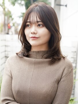 ビュートリアム 福岡(BEAUTRIUM) "大人可愛い"ふんわりミディアムレイヤーカット　福岡/天神/警固