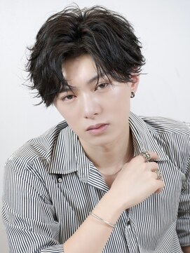 エイド 本店(aid) フェザーショートアップバングコンマバング刈り上げツーブロック