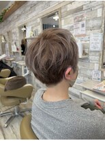 フゥカ 売市店(fuka)&nbsp;ボリュームショート×白髪ぼかしカラー