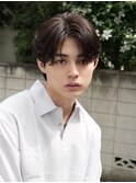毛流れヘア金髪ナチュラルセンターパートツーブロック