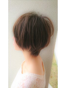 アンディーン (undine) 美シルエット抜け感ショート