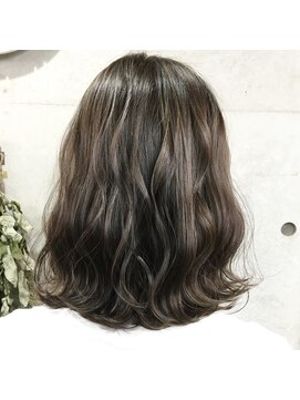 シエル 松山店(CIEL) ハイライトで透明感グレージュ