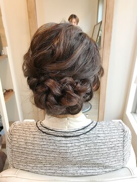 ロカット サロン(Roquat Salon) 編み込みシニヨンアレンジ【ヘアアレンジ 立川/立川南/八王子】