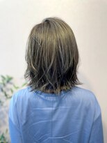 ノチカ(nochika)&nbsp;シルバーグレージュハイライト×ミディボブ