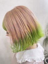 イル(iLu.)&nbsp;ピンクベージュ/ライムグリーン/グラデーション/ボブ
