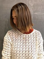 ディスコネクト(DISCO-N-NECT)&nbsp;外ハネボブ　アッシュカラー　ベージュ　ハイライト　透明感