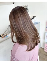 アーブル ヘアーアンドメイク(ARBRE) レイヤースタイルナチュラルハイライト