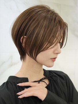 エリマ 横浜西口(elima) 横浜西口ショートカットくびれショートベージュカラー韓国30代