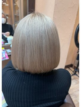 モアムー(Moremuu) 【りえ】ホワイトミルクティーカラー