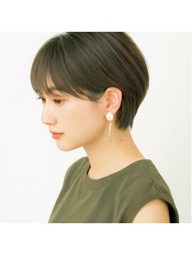 ウィールールピヴォクロス(WE RULE pivot cross) 20代30代40代50代/前下がり丸みショートボブ/大人可愛い印象