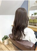 上品な柔らかさ。大人女子のウェーブロング