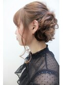 サイドに寄せてお洒落に♪ルーズお団子シニヨン編み込み