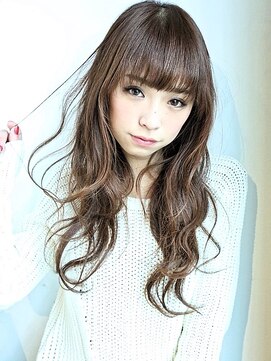 ヘアメイク フレンシア(hair make flencia) 縦長シルエットのロングレイヤー