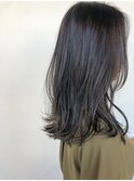 ミディアムレイヤー 暗髪 くすみカラー アッシュグレー