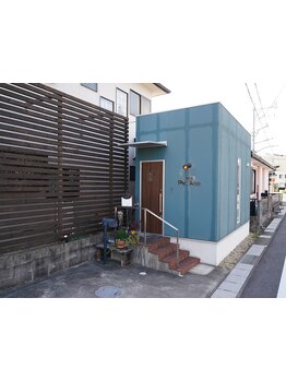 隠れ家サロン。落ち着いたプライベートサロンだから周りも気にせず、ゆっくりとくつろげる空間◎